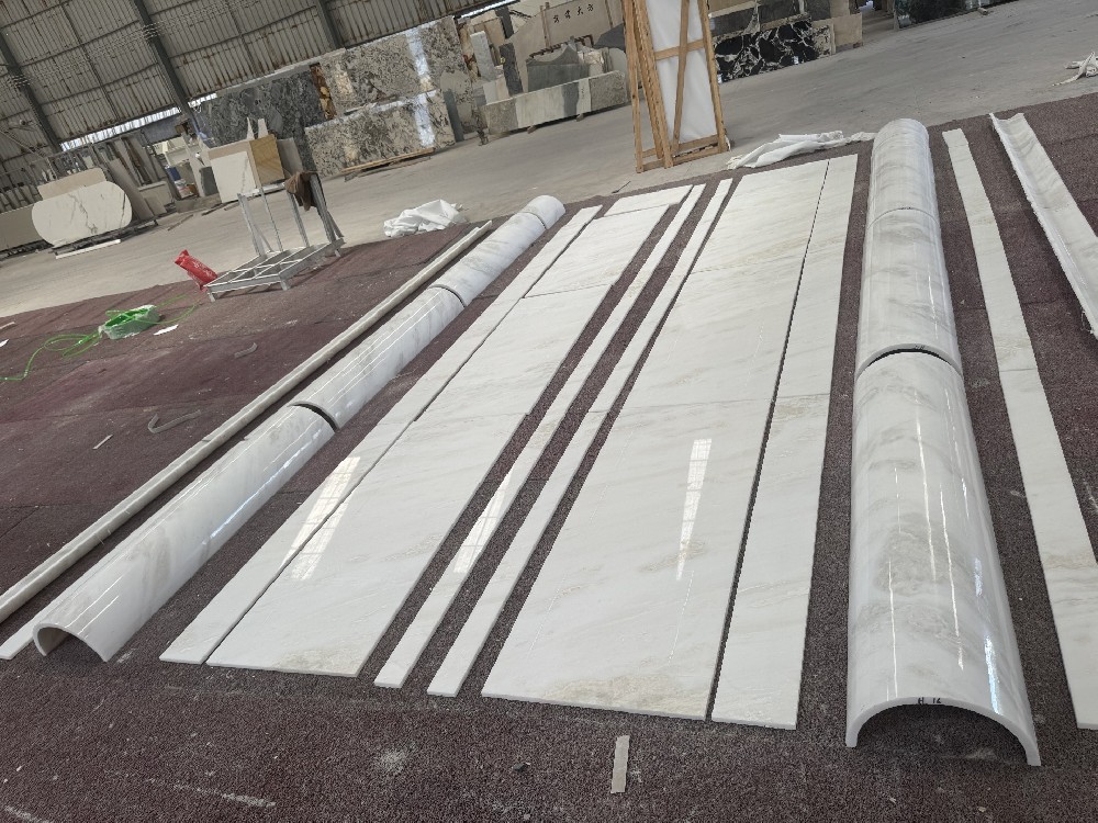 Luxury Onyx Marble Pillar Customized Column for Project